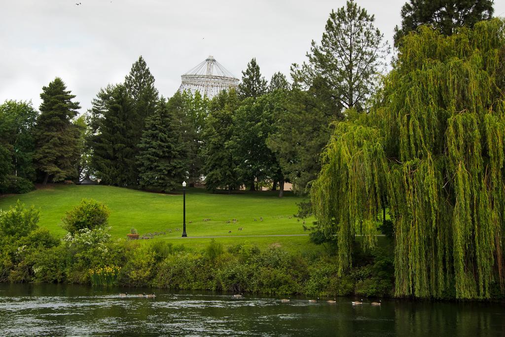 Oxford Suites Spokane Downtown Екстериор снимка