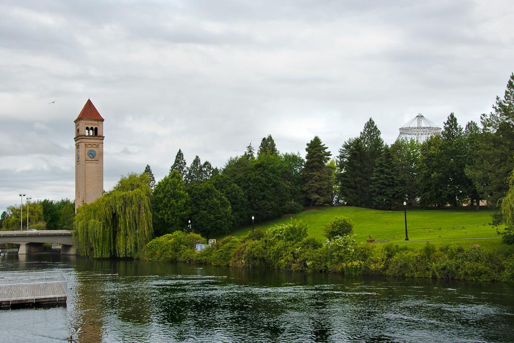 Oxford Suites Spokane Downtown Екстериор снимка