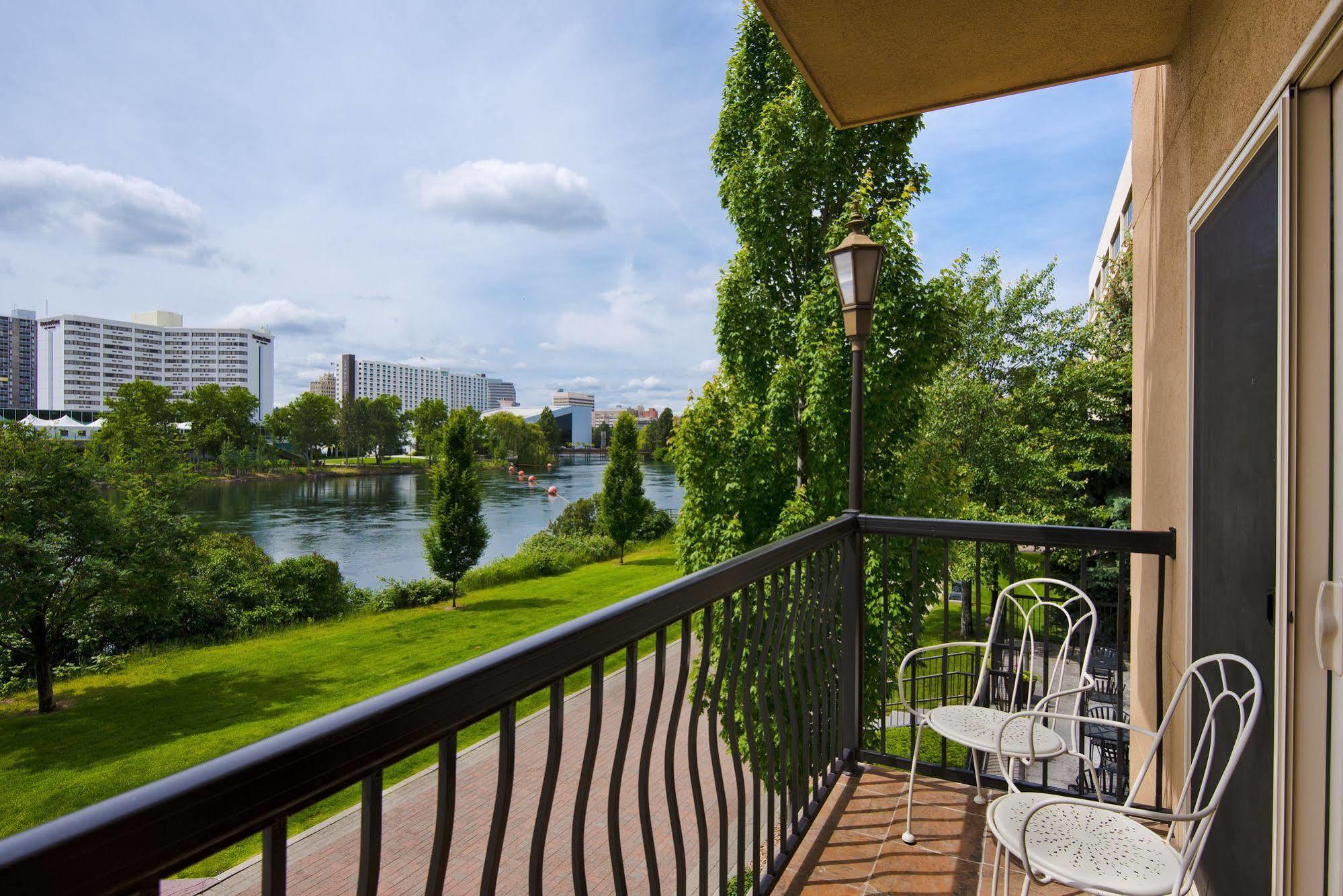 Oxford Suites Spokane Downtown Екстериор снимка